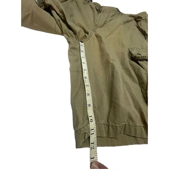 Gap Loose Fit Khaki Cargo Shorts Sz 38/11 - Picture 7 of 7